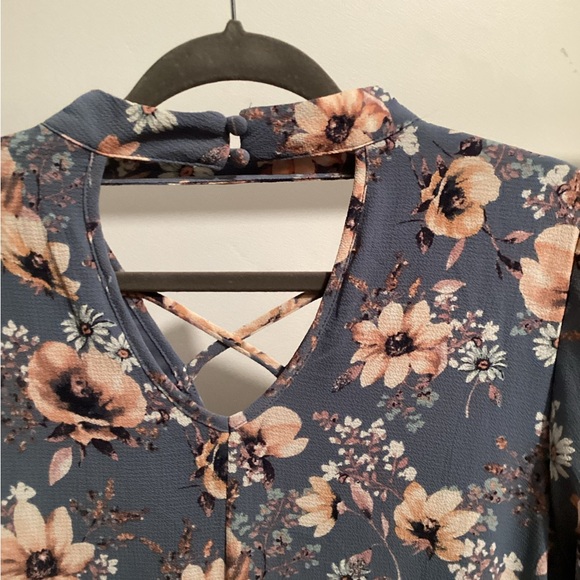 Andree by Unit Floral Dress - Large - Picture 3 of 4